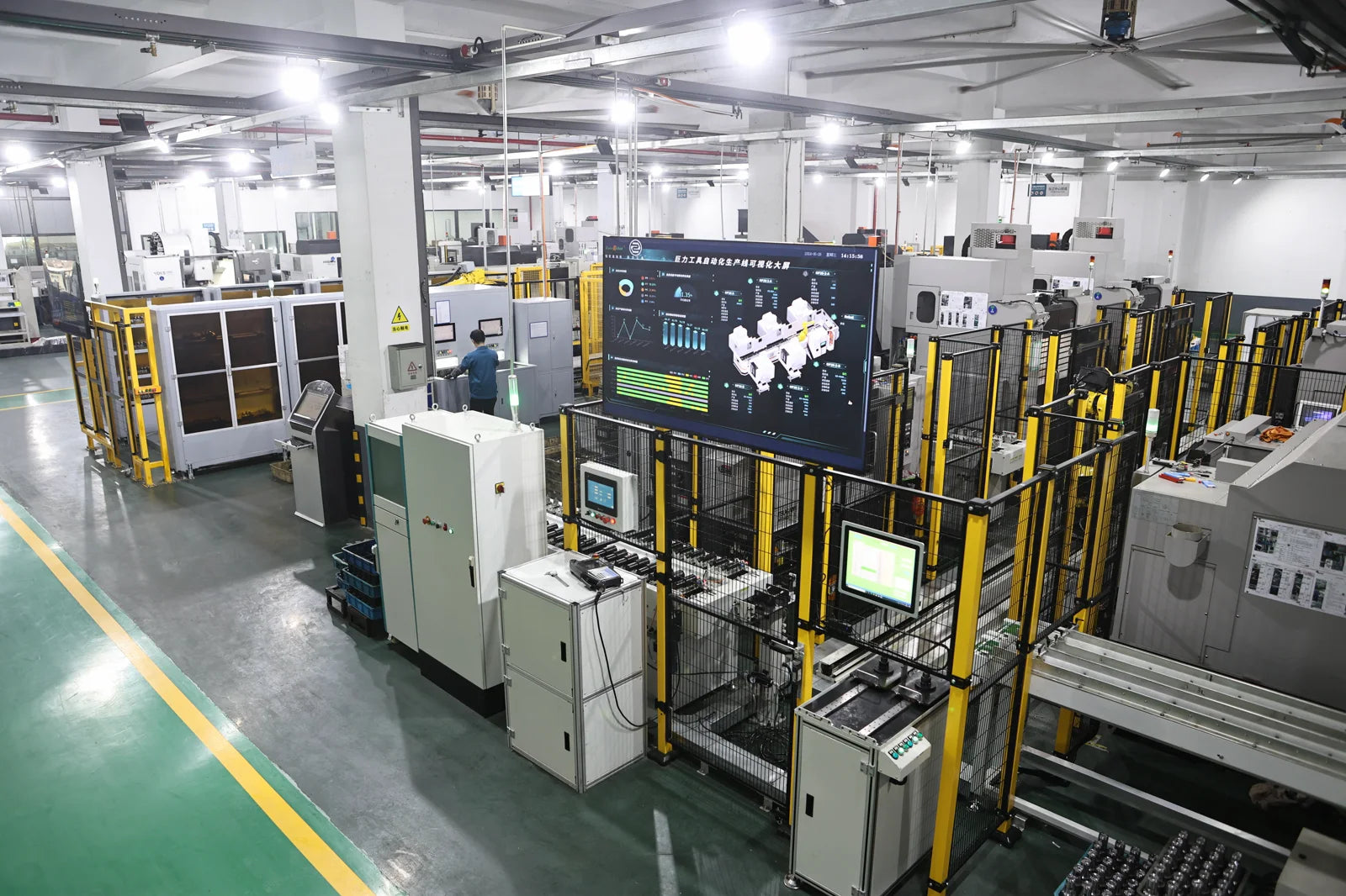 ZUPPER automated manufacturing equipment and production area